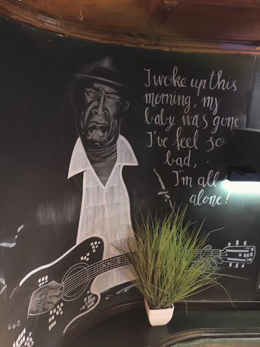 Comentarii opinii despre R&B Food