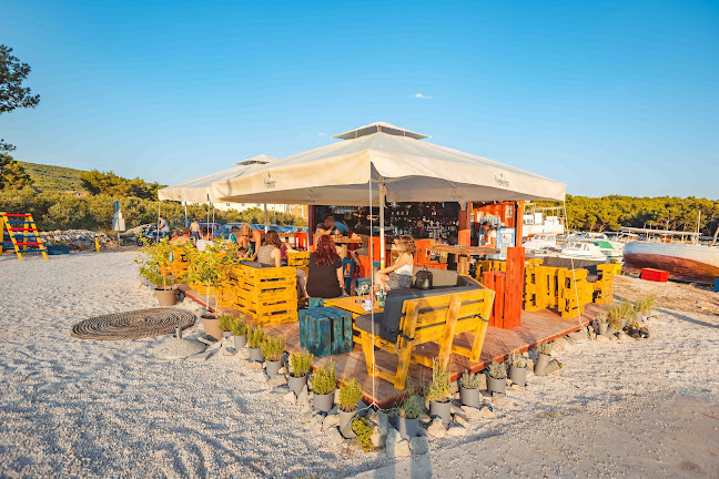 Beach bar Calafuria - Gastronomija i ugostiteljstvo