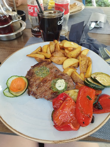 Opinii despre Pirates Kitchen seafood & steak în Omiš - Gastronomija i ugostiteljstvo