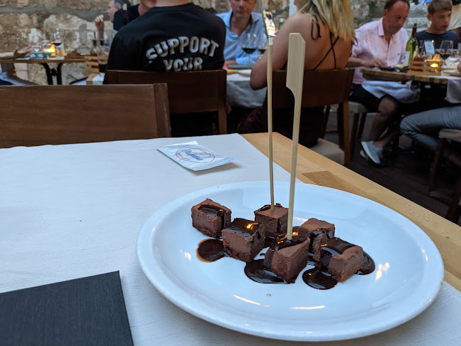 Opinii despre Mediterraneo Dine & Wine în Hvar - Gastronomija i ugostiteljstvo