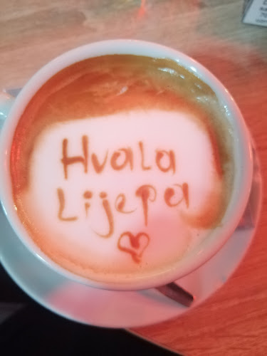Caffe & Lounge bar Kayenn - Gastronomija i ugostiteljstvo