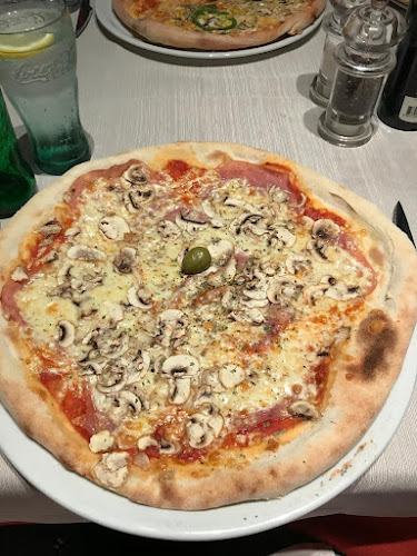 Opinii despre Restaurant & Caffe „Velum“ în Rab - Gastronomija i ugostiteljstvo