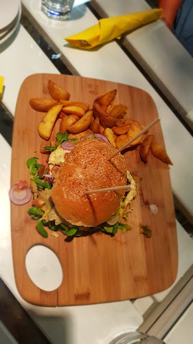 Comentarii opinii despre Fabrika bistro