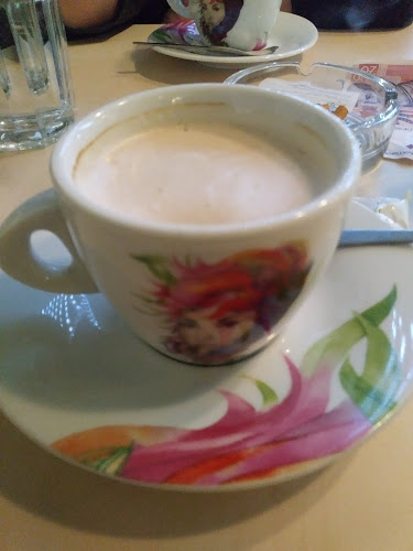 Comentarii opinii despre Max Bar