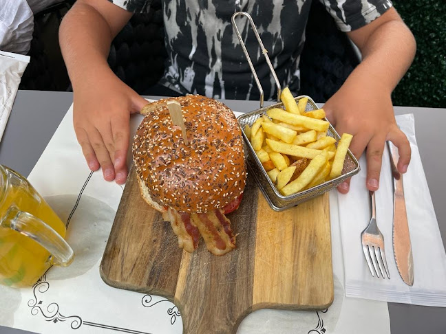 Comentarii opinii despre Kefi & Hook