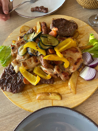 Ul. Vladimira Nazora 1B, 21300, Makarska