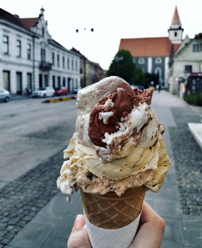 Fontana - Gastronomija i ugostiteljstvo