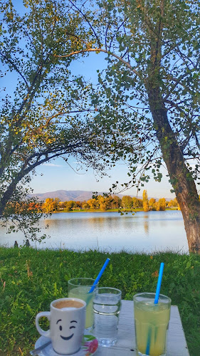 Cafe Bar Saint Tropez - Gastronomija i ugostiteljstvo
