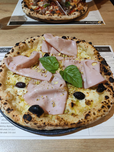 Pizzeria & burger bar Victoria - Gastronomija i ugostiteljstvo