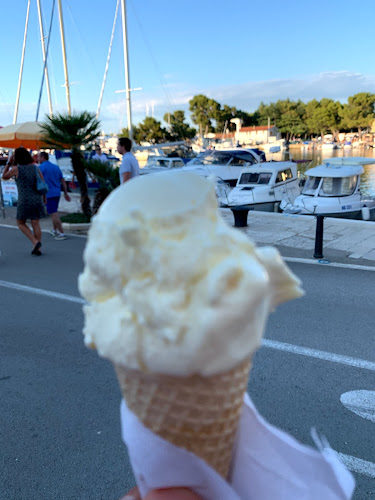 Opinii despre Slastičarna Kairo în Novigrad - Gastronomija i ugostiteljstvo