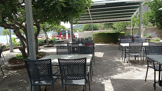 Pansion Kačina - Poljica