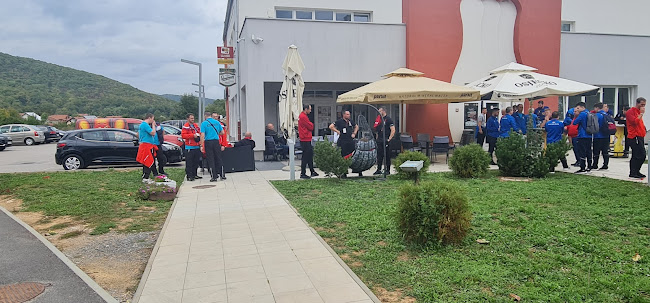 Opinii despre Caffe Bar Casper în Otočac - Gastronomija i ugostiteljstvo