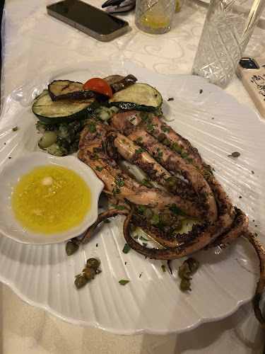 Opinii despre Konoba Pharia în Stari Grad - Gastronomija i ugostiteljstvo