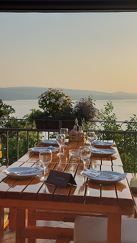 Opinii despre Konoba Galinac în Brela - Gastronomija i ugostiteljstvo