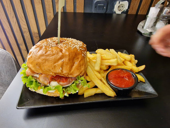 Trg hrv. branitelja 4, 44322, Lipovljani