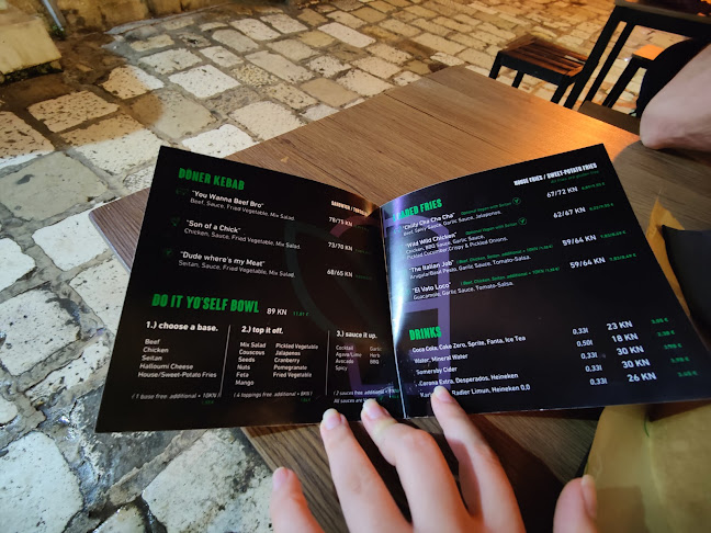 Opinii despre Kebab Factory Hvar în Hvar - Gastronomija i ugostiteljstvo