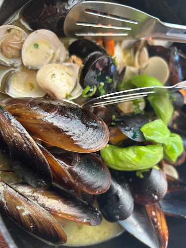 Opinii despre Konoba Srdela în Okrug Gornji - Gastronomija i ugostiteljstvo