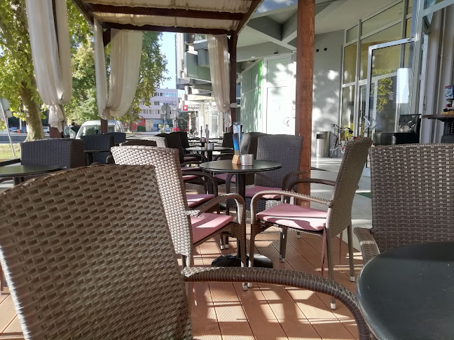 Mr. Brown Lounge Bar