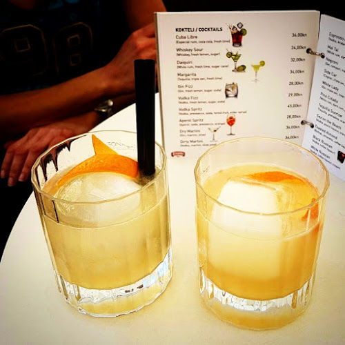 Comentarii opinii despre Alfresco bar