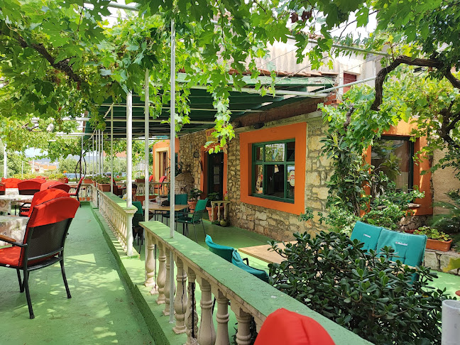 Stari zidi, buffet - Neviđane