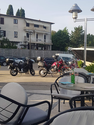 Bussola ACI Marina Ičići - Gastronomija i ugostiteljstvo