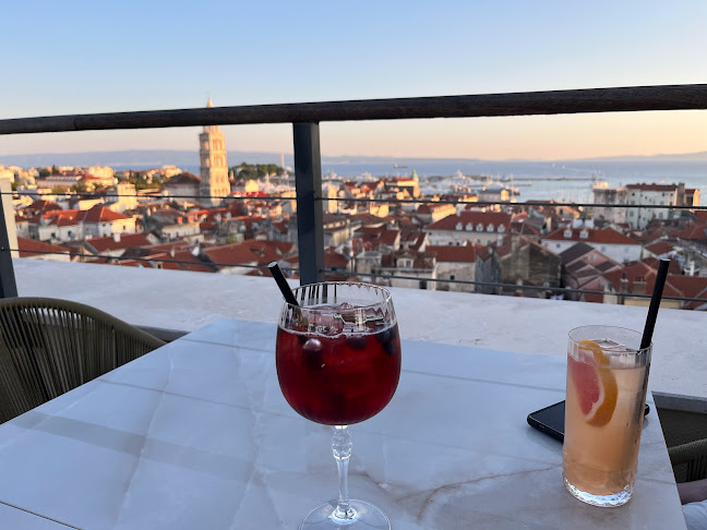 Split Rooftop Bar