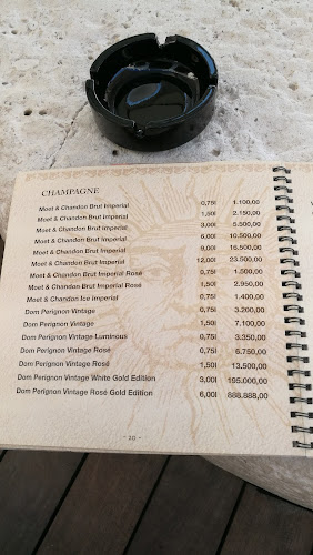 Opinii despre Carpe Diem Bar (Hvar Town) în Hvar - Gastronomija i ugostiteljstvo