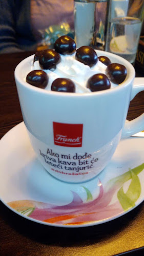 Papova ul. 2, 10000, Zagreb