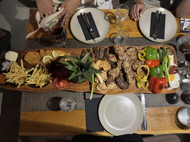 Šetalište Dr. Franje Tuđmana 13, 21300, Makarska