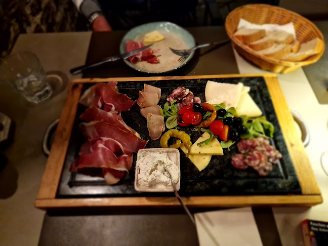 Trg Josefa Ressela 2, 52424, Motovun