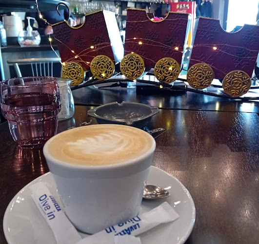 Caffe bar DIVE IN - Gastronomija i ugostiteljstvo