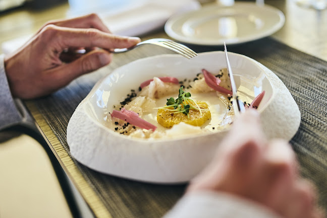 Half 8 Restaurant, Novigrad