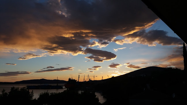 Opinii despre Mediteraine Bar în Trogir - Gastronomija i ugostiteljstvo