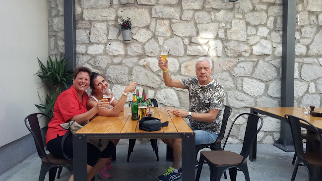 Pizzeria Mamma Mia Biograd - Gastronomija i ugostiteljstvo