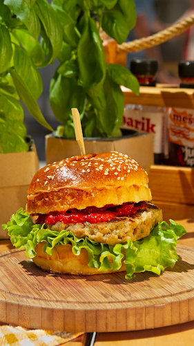 Misto Street Food & Bar