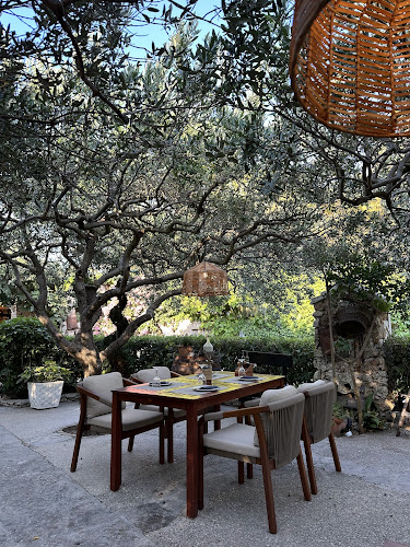 Put Zlatnog Rata 56, 21420, Bol