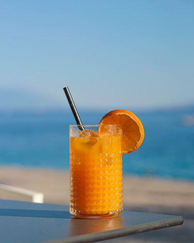 Opinii despre Thala beach bar în Novi Vinodolski - Gastronomija i ugostiteljstvo