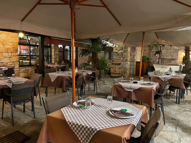 Tri Palme - Novigrad