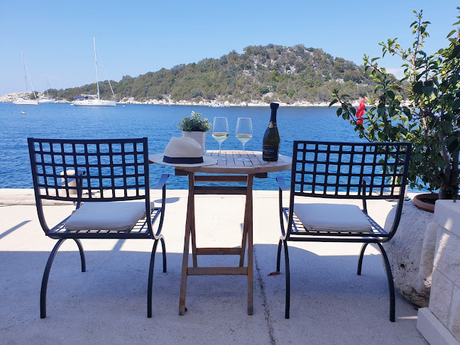 Triton Restaurant - Gastronomija i ugostiteljstvo