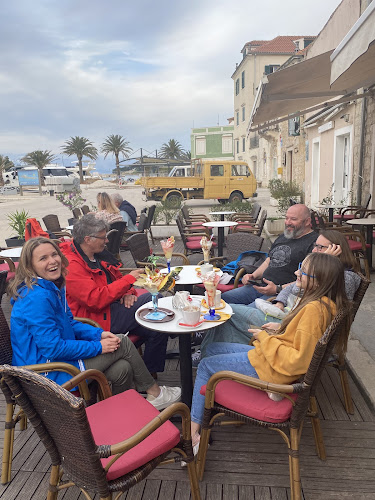 Hvar, Trg hrvatskog narodnog preporoda, 21465, Jelsa