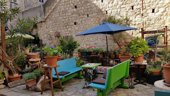 Cogito Coffee Shop / Dubrovnik Old Town