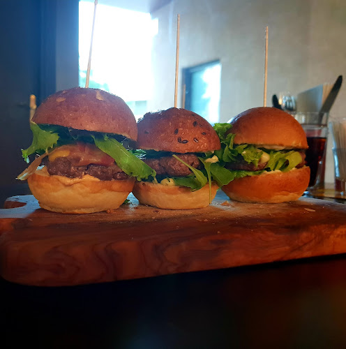 Comentarii opinii despre Submarine Burger Radnička