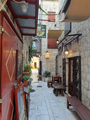 Gradska ul. 23, 21220, Trogir