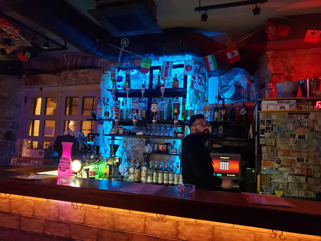 Comentarii opinii despre Charlie's Bar Split