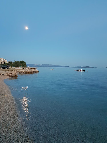 Opinii despre Beach Zablaće în Šibenik - Gastronomija i ugostiteljstvo