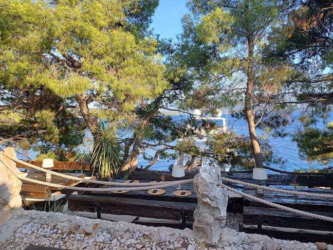 Tiha Lounge Bar - Gastronomija i ugostiteljstvo