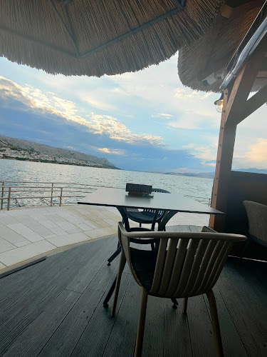 Comentarii opinii despre Bar & Grill Genius