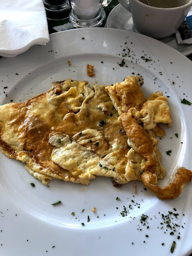 Comentarii opinii despre 4 Palme