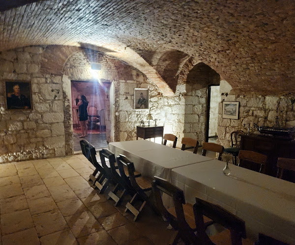 Šetalište Apolonija Zanelle 19, 21480, Vis