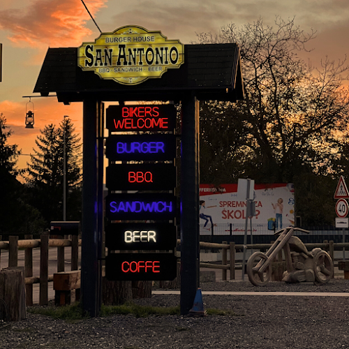 San Antonio - Burgers, BBQ, Beer